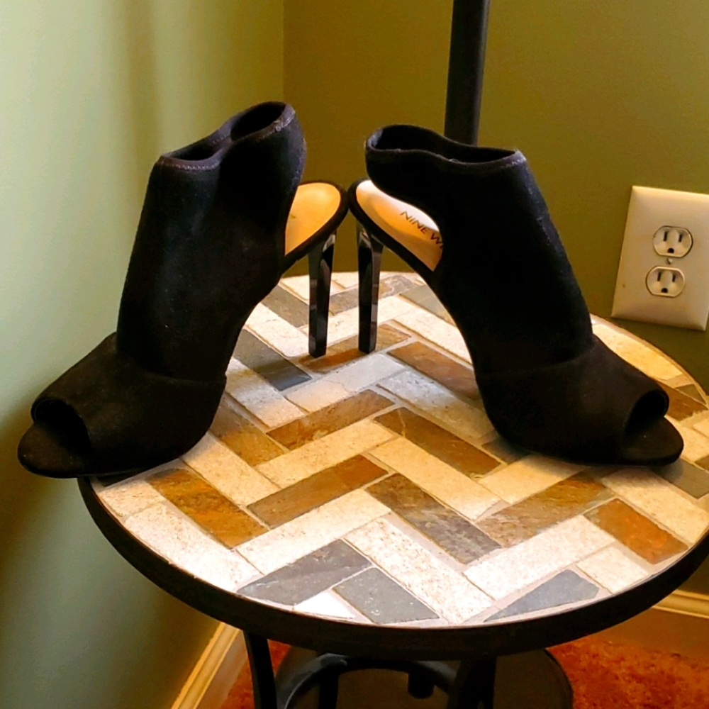 Nine West peep toe sandal